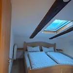 Dachzeit شقة
